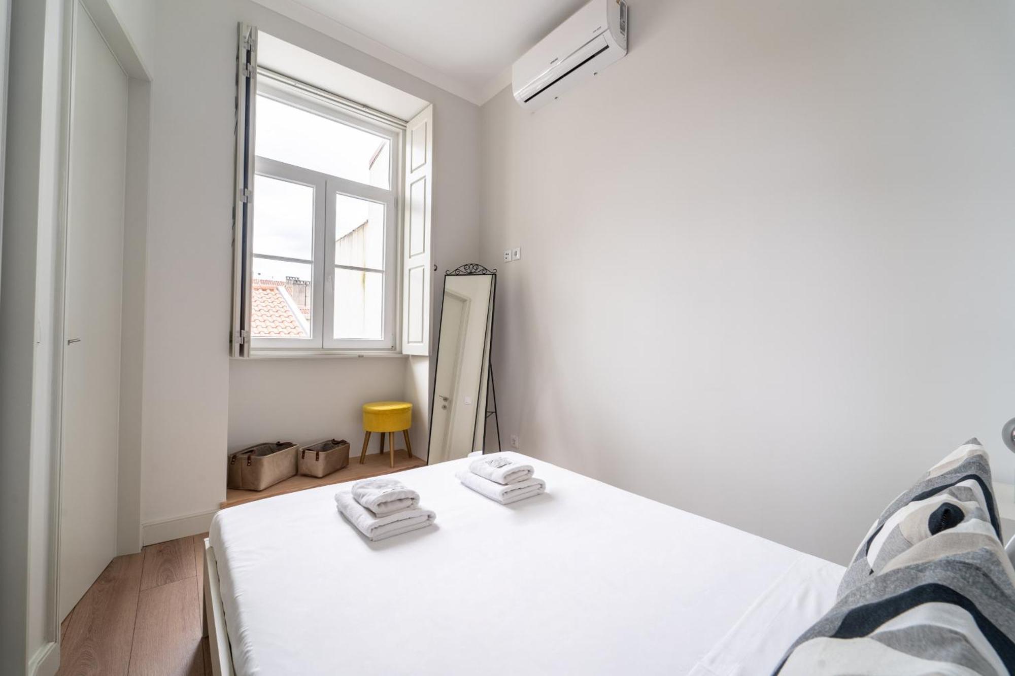 Escadaria 21 Apartment By House And People Braga Bagian luar foto