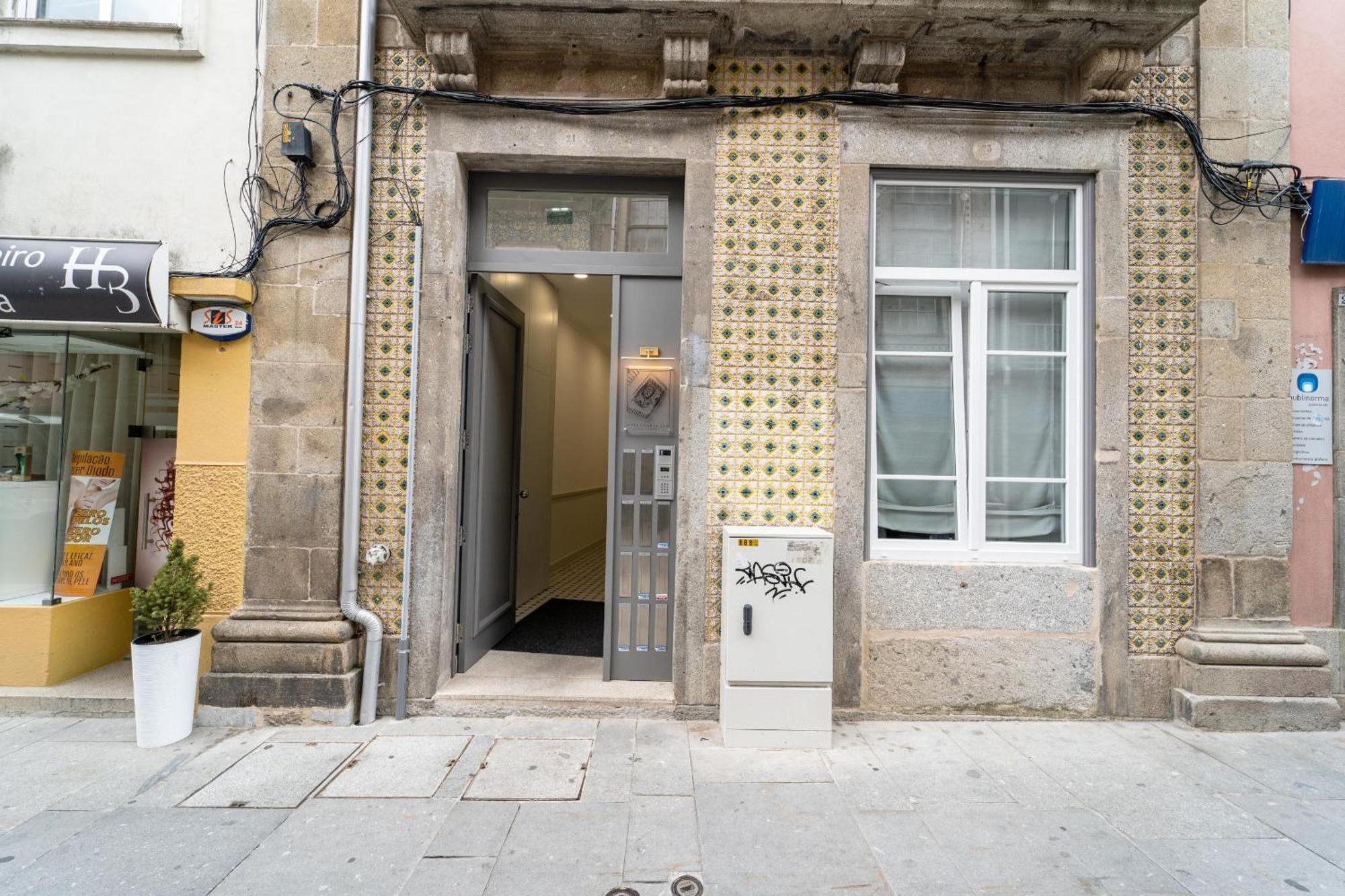 Escadaria 21 Apartment By House And People Braga Bagian luar foto